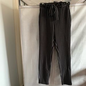 striped skinny pants